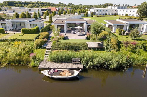 Photo 42 - Luxury Villa With Private Jetty in Quiet Park