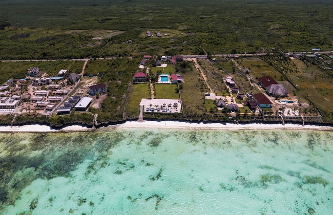 Aquamarina Hotel - Photo 69