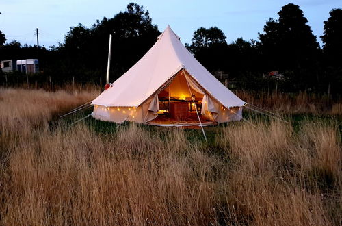 Foto 18 - 5m xl Bell Tent With log Burner, Near Whitby