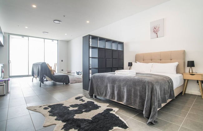 Home With Convenient Location! Close to Train&cbd - Photo 5