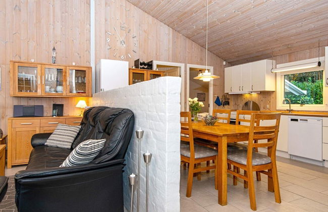 8 Person Holiday Home in Oksbol - Foto 6