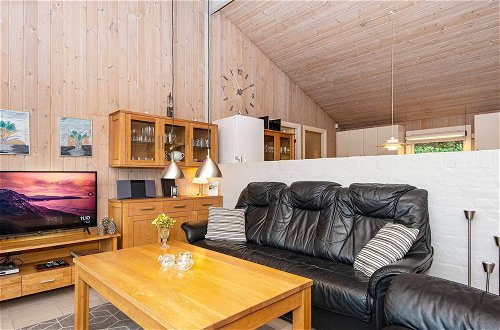 Photo 9 - 8 Person Holiday Home in Oksbol