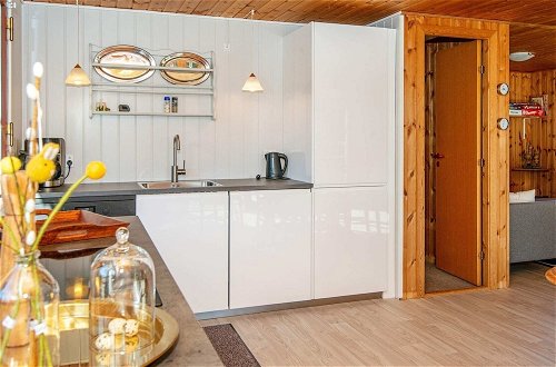 Photo 2 - 4 Person Holiday Home in Ulfborg