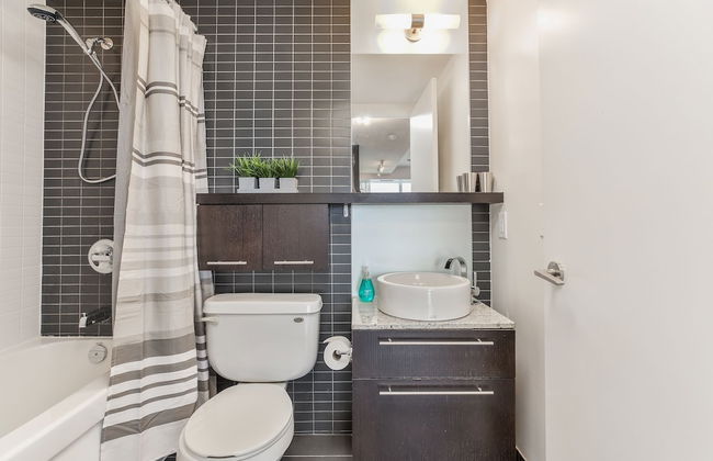 QuickStay - Incredible Downtown Condo, Yonge & College - Foto 17