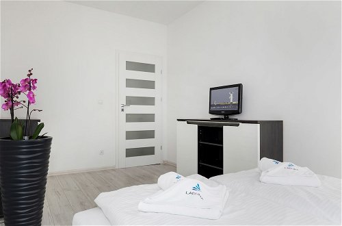 Foto 4 - Black&white Apartments by Renters