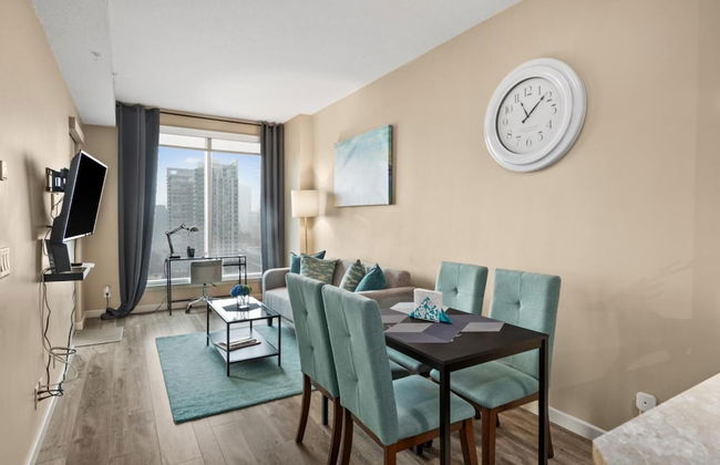 Modern DT Condo Balcony Parking Gym Hot Tub - Foto 37