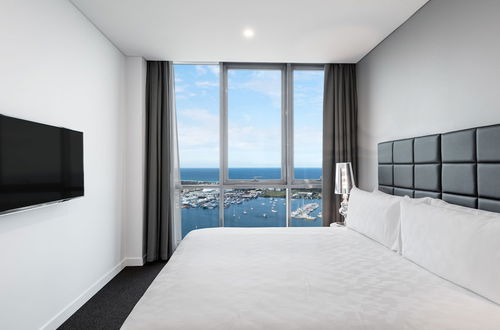 Photo 8 - Meriton Suites Southport, Gold Coast