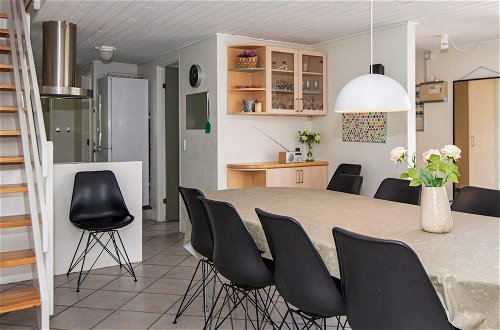 Photo 10 - 12 Person Holiday Home in Glesborg