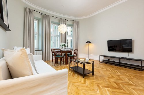 Photo 11 - Apartment Boduena Warsaw by Renters