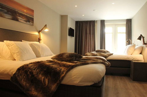 Photo 21 - Luxurious Holiday Home with Hot Tub in Noordwijk