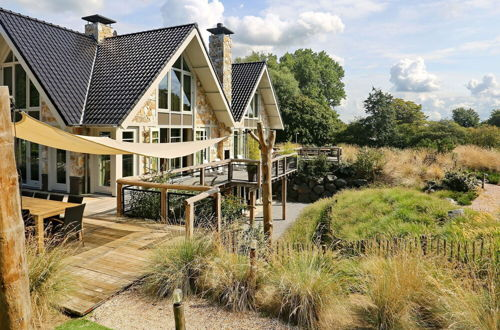 Photo 50 - Luxurious Holiday Home with Hot Tub in Noordwijk
