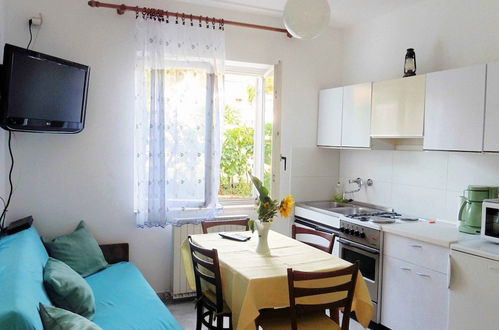 Photo 13 - Angelo Apartment, in the Quiet Part of Porec, With air Conditioned (max.5 People