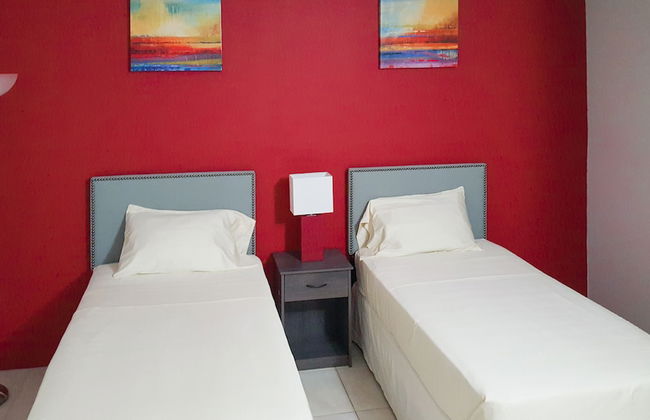 New Kingston Corporate Apts at Donhead - Photo 8