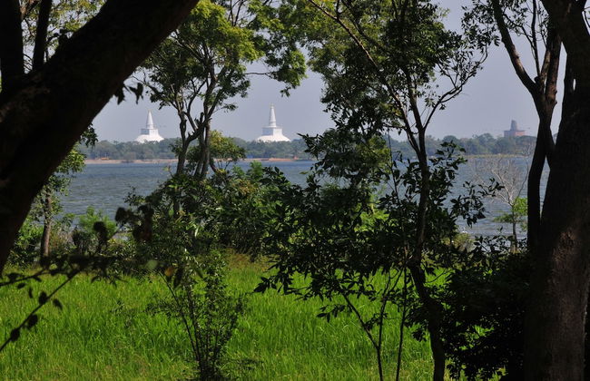Water's Edge Anuradhapura - Foto 1