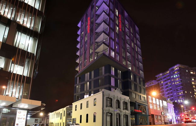 Ramada Suites By Wyndham Victoria Street West - Foto 1