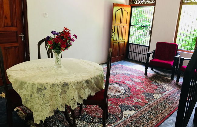 Thaaru Guest - Photo 1