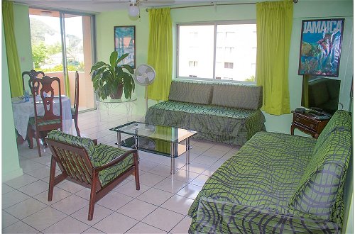 Photo 11 - Green Island Beach Suite at Turtle Towers