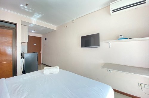 Photo 13 - Simply Bright Studio Room at Gateway Pasteur Apartment