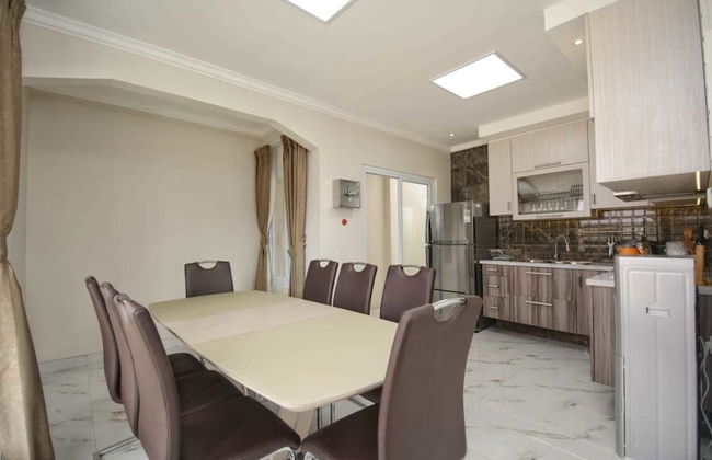 Villa Kota Bunga Puncak 4 Bedroom - Foto 10
