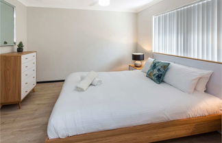 Photo 1 - Executive 1BR Suite - Close to Foreshore & Cbd