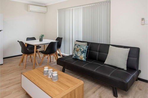 Photo 16 - Executive 1BR Suite - Close to Foreshore & Cbd