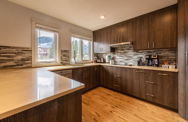 P1 - Private Hot Tub - 3 Bedroom Home - Mountain View - Foto 10