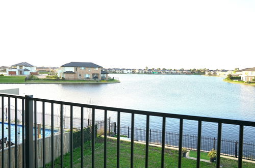 Photo 28 - Waterfront Villa in Sanctuary Lakes