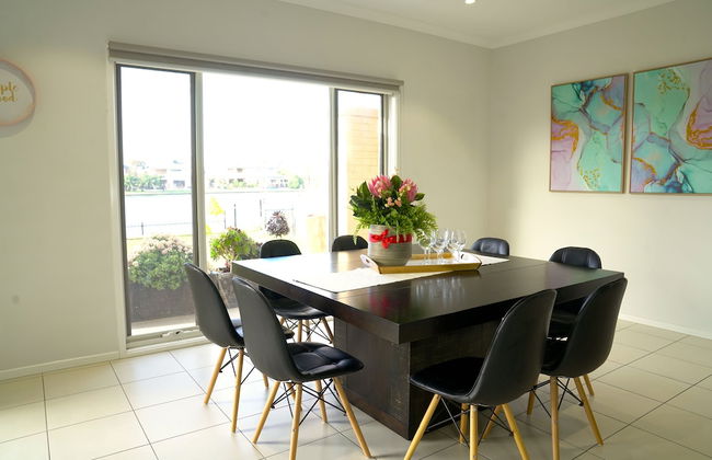 Waterfront Villa in Sanctuary Lakes - Photo 14