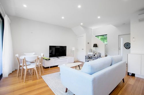 Photo 12 - Designer Taste 2BR Townhouse@hawthorn