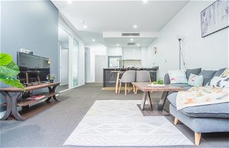 Foto 1 - Stunning And Cozy Apartment In Heart Of Mascot