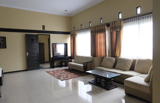 Aldeoz Ciater Cikole Villa Subang - Foto 7