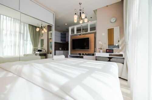 Foto 6 - Brooklyn Alam Sutera Studio Apartment with Sofa Bed