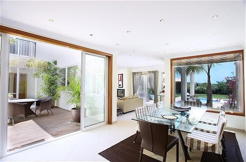 Foto 5 - Luxury Villa Wprivate Pool, Sea Views, 6 Bedrooms14 Sleeps, Beach at 900 Meter