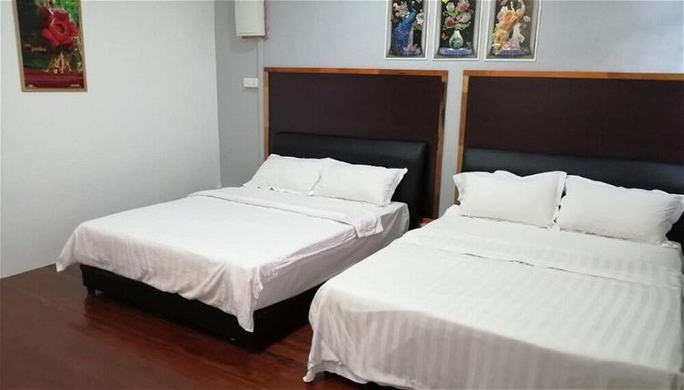 Photo 1 - Comfortable Family Room for 4 People in Kuching With Ac - Amida Point Services