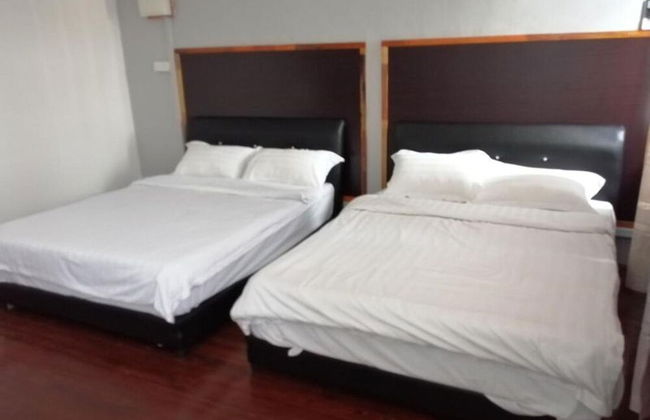 Comfortable Family Room for 4 People in Kuching With Ac - Amida Point Services - Photo 4