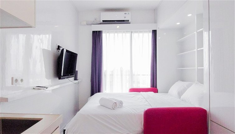 Foto 1 - Nice And Comfy Studio Room At Sky House Bsd Apartment