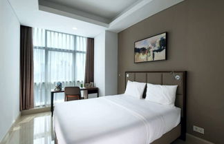 Photo 3 - Two-bedroom Executive Serviced Apartment Oakwood Suites La Maison