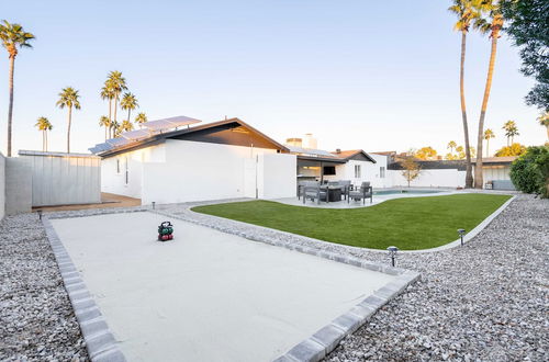 Photo 35 - Grayhawk by Avantstay Modern Home w/ Pool, Hot Tub, Bocce, Fire Pit, Pool Table, Putt-putt & Putting Green