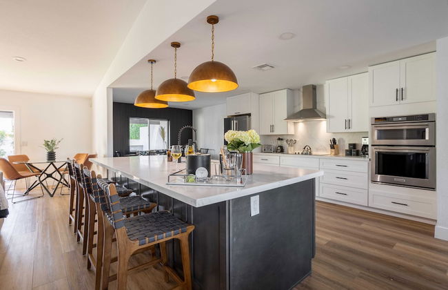 Grayhawk by Avantstay Modern Home w/ Pool, Hot Tub, Bocce, Fire Pit, Pool Table, Putt-putt & Putting Green - Foto 8