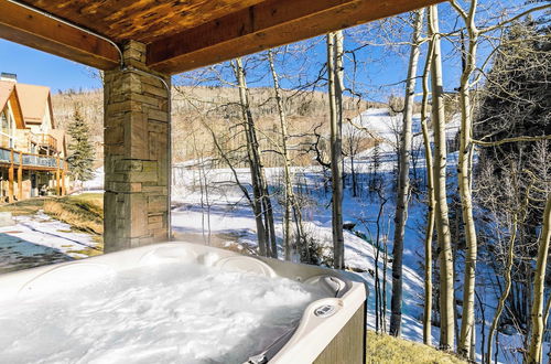 Photo 5 - Telemark A by Avantstay Ski In/ Ski Out at the Heart of Mountain Village w/ Hot Tub