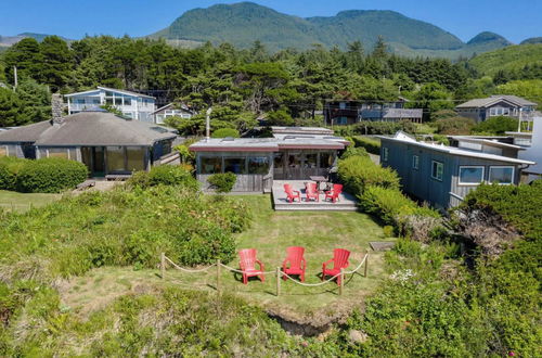 Photo 7 - The Pilot House by Avantstay Stunning Home Right On Arch Cape Beach