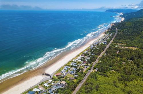 Photo 9 - The Pilot House by Avantstay Stunning Home Right On Arch Cape Beach