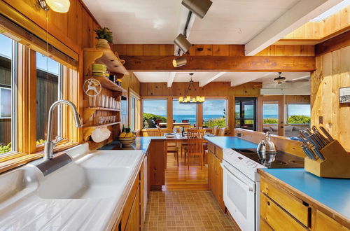 Photo 10 - The Pilot House by Avantstay Stunning Home Right On Arch Cape Beach