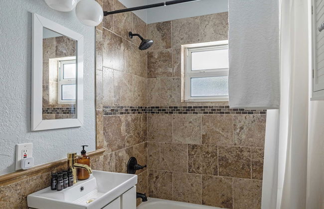 Tidal by Avantstay Gorgeous Home Close to Beaches w/ Pool - Foto 22