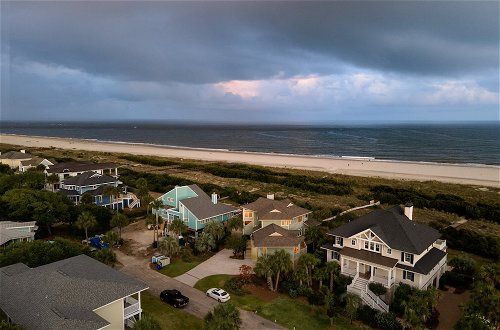 Photo 2 - Derby by Avantstay Beautiful Oceanfront Home w/ Incredible Views