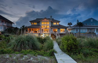 Photo 3 - Derby by Avantstay Beautiful Oceanfront Home w/ Incredible Views