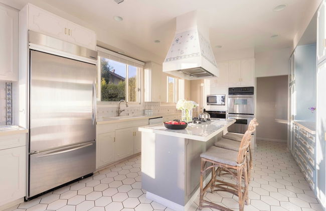 Vista by Avantstay Stunning Estate w/ Views of the Pacific Ocean Pool & Spa - Photo 12