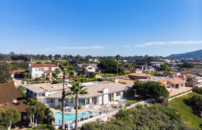 Vista by Avantstay Stunning Estate w/ Views of the Pacific Ocean Pool & Spa - Photo 7