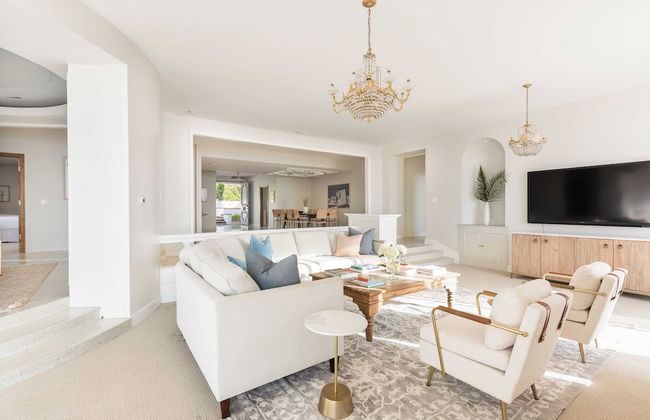 Vista by Avantstay Stunning Estate w/ Views of the Pacific Ocean Pool & Spa - Photo 8