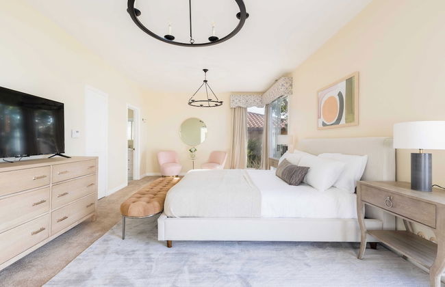 Vista by Avantstay Stunning Estate w/ Views of the Pacific Ocean Pool & Spa - Photo 16